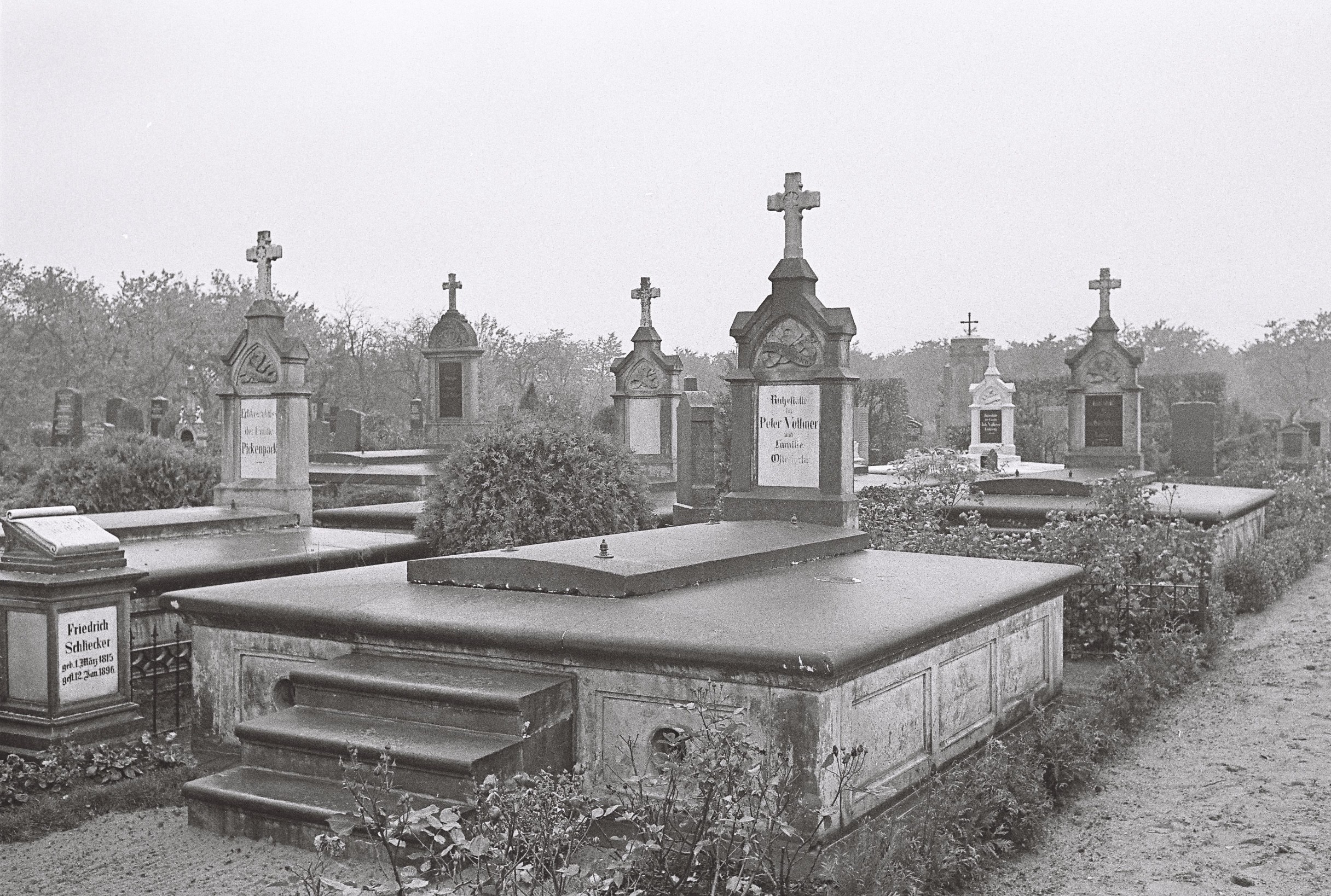 Große Familiengrabstellen im Jahr 1960 